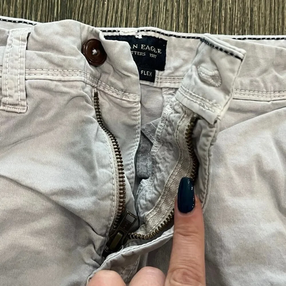 American Eagle Mens Chino Shorts Mid Rise Next Level Flex Light Tan Size 28